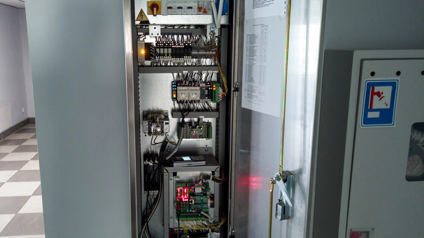 armoire technique ascenseur Paris et maintenance prédictive