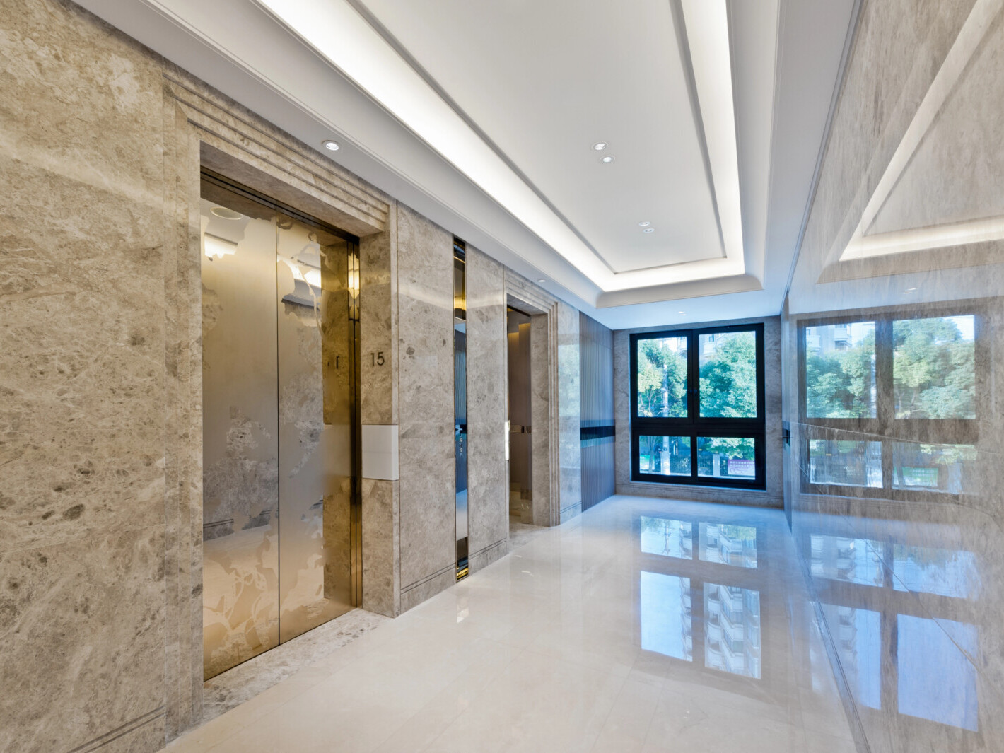 Maintenance prédictive et installation d'ascenseurs pour les hôtels parisiens